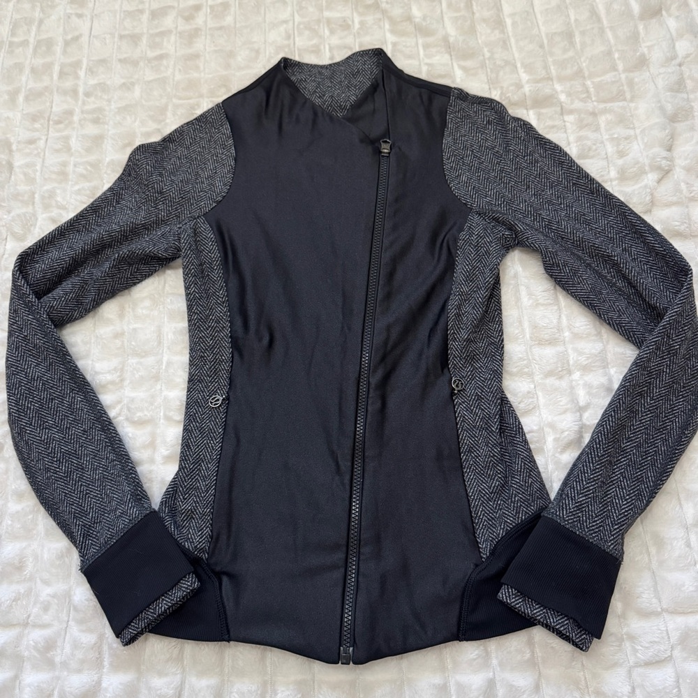 lululemon athletica Black and Heather Gray Zip Front Jacket